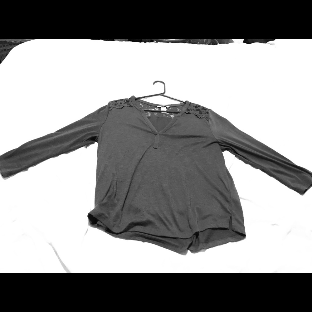 H&M Gray lacey top